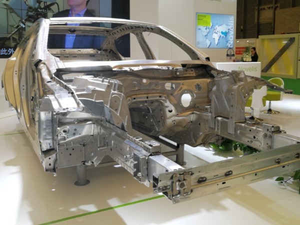 現(xiàn)代化鋁型材深加工廠家需要具備什么設(shè)備？